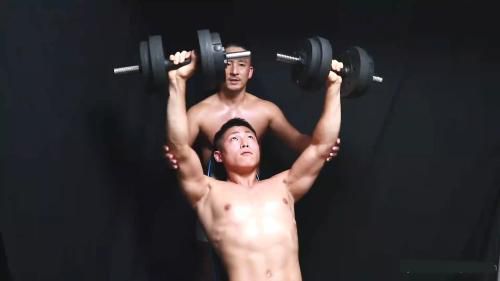 健身伙伴互相帮助的时候真的不会有反应吗 Asian Gay Porn