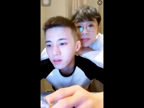 完整版 天菜鲜肉小情侣啪啪颜值小攻大屌激操插射 Asian Gay Porn