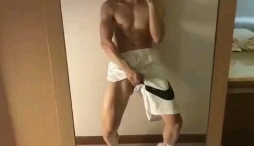 体育小哥哥打飞机 Asian Gay Porn